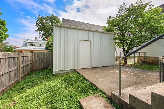 1215 High Street, Paris, KY 40361
