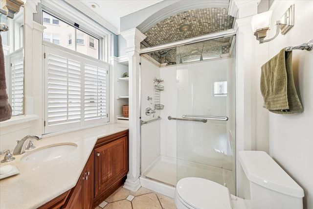 5555 N SHERIDAN Road 1011, Chicago, IL 60640