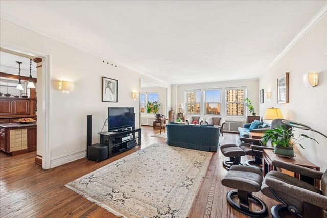 5555 N SHERIDAN Road 1011, Chicago, IL 60640