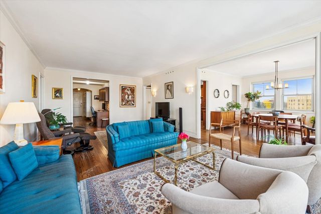 5555 N SHERIDAN Road 1011, Chicago, IL 60640