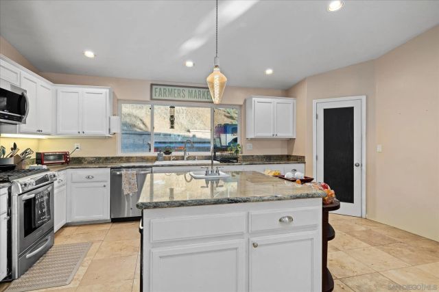 1714 Foss Rd, Alpine, CA 91901