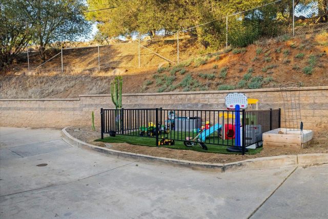 1714 Foss Rd, Alpine, CA 91901