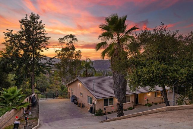 1714 Foss Rd, Alpine, CA 91901