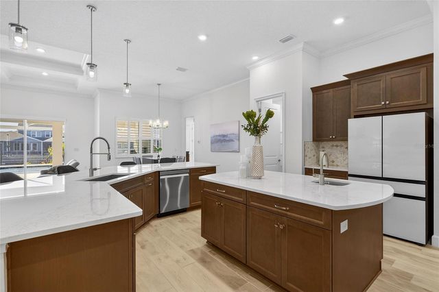 994 SIGNET DRIVE, Apollo Beach, FL 33572