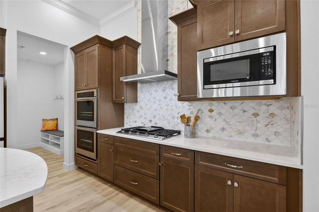 994 SIGNET DRIVE, Apollo Beach, FL 33572