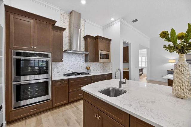 994 SIGNET DRIVE, Apollo Beach, FL 33572