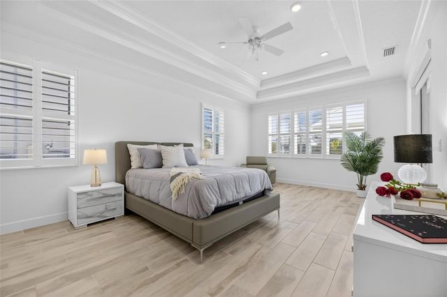 994 SIGNET DRIVE, Apollo Beach, FL 33572