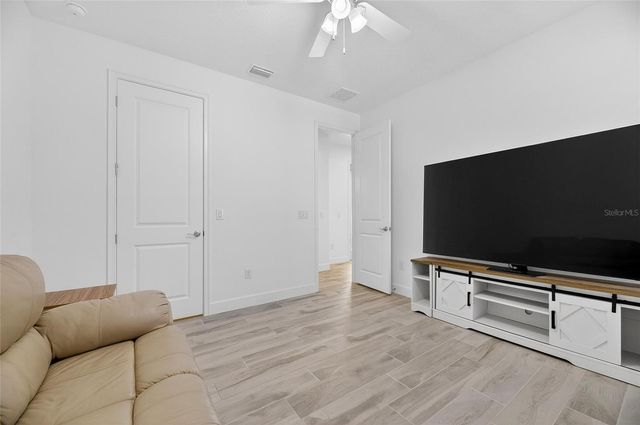 994 SIGNET DRIVE, Apollo Beach, FL 33572