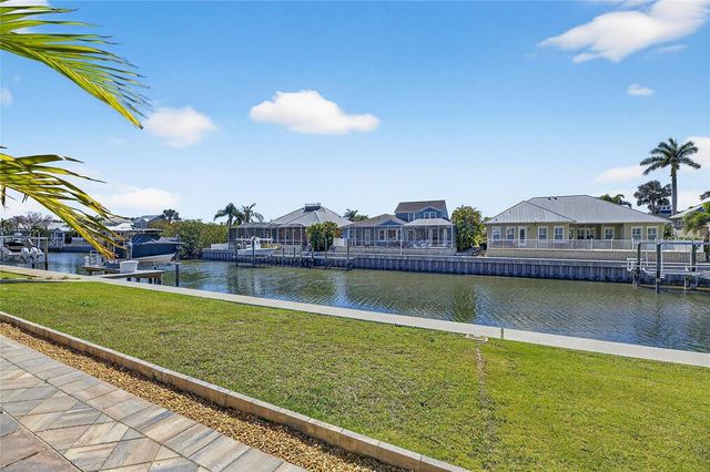 994 SIGNET DRIVE, Apollo Beach, FL 33572