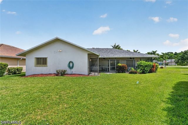 5184 Harrogate CT, Naples, FL 34112