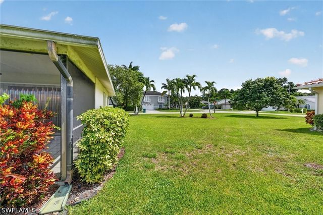 5184 Harrogate CT, Naples, FL 34112