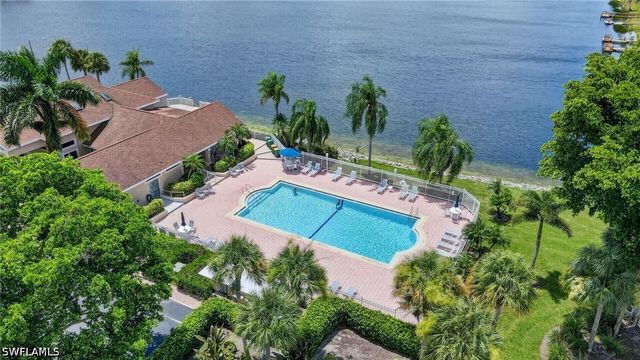 5184 Harrogate CT, Naples, FL 34112