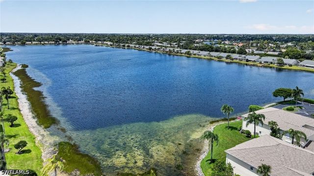 5184 Harrogate CT, Naples, FL 34112