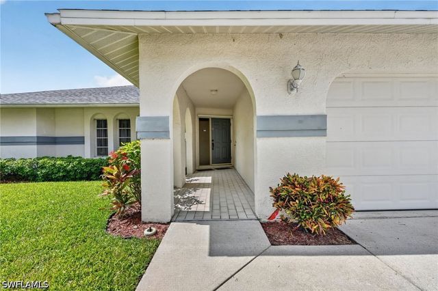 5184 Harrogate CT, Naples, FL 34112
