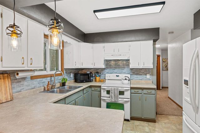 1011 PORT ROAD, Port Edwards, WI 54469