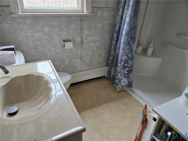 1700 Ward St, Farmville, VA 23901