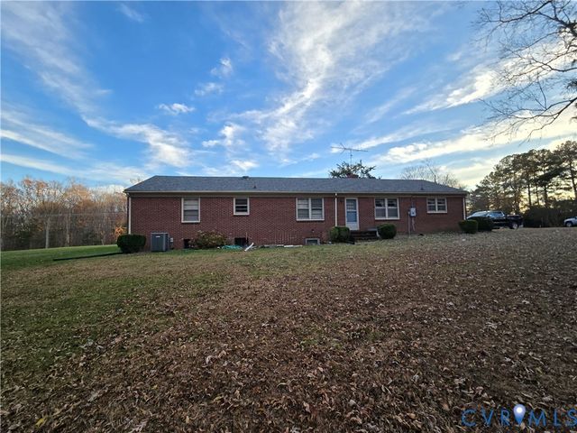 1700 Ward St, Farmville, VA 23901