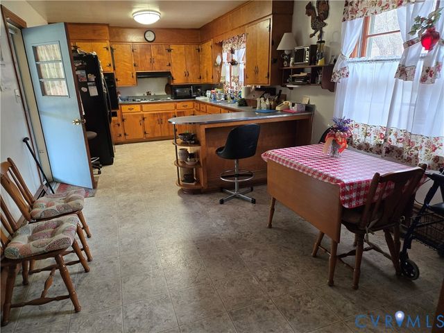 1700 Ward St, Farmville, VA 23901