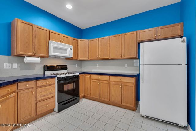 106 Briarwood Drive, Little Egg Harbor, NJ 08087