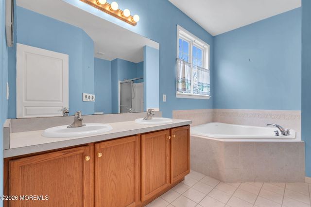 106 Briarwood Drive, Little Egg Harbor, NJ 08087