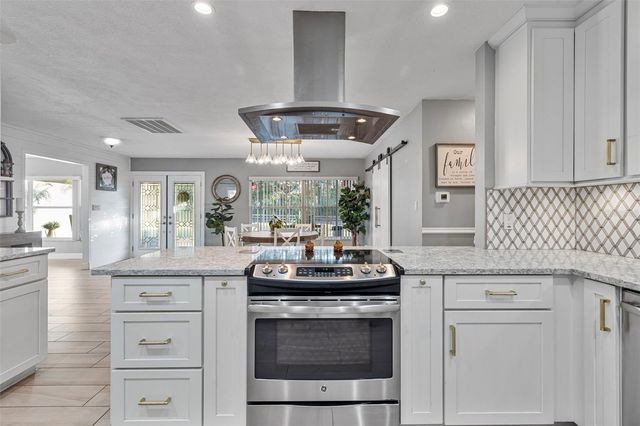 7811 PINEVIEW DRIVE, Odessa, FL 33556