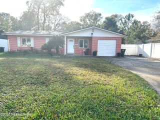 7660 PRAVER Drive E, Jacksonville, FL 32217