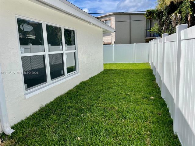 5719 NW 28th St 1-3, Lauderhill, FL 33313