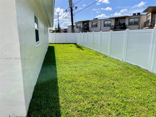 5719 NW 28th St 1-3, Lauderhill, FL 33313