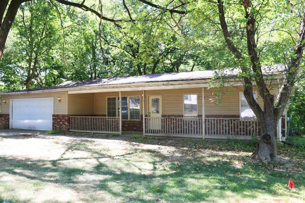 617 N STEWART Street, Creve Coeur, IL 61610