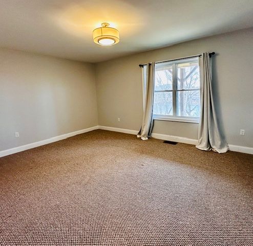 3800 Post Road 5, Warwick, RI 02886