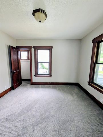 21 Charlotte Street, Battle Creek, MI 49017