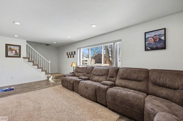 42545 Eldon Avenue, Clinton Twp, MI 48038