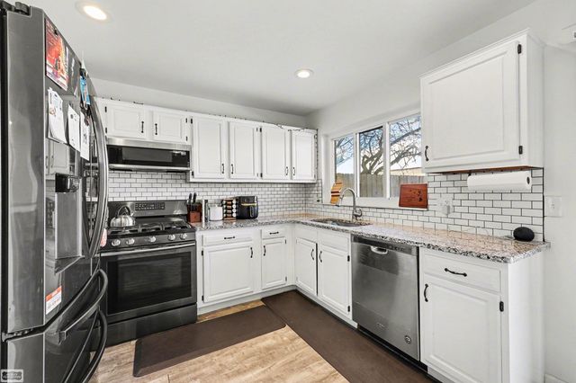 42545 Eldon Avenue, Clinton Twp, MI 48038