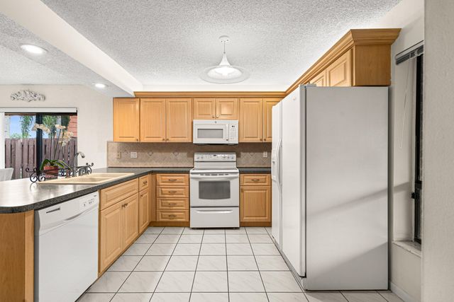 8321 S Coral Circle, North Lauderdale, FL 33068