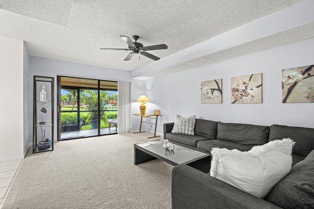 8321 S Coral Circle, North Lauderdale, FL 33068