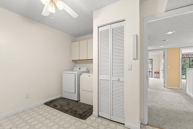 8321 S Coral Circle, North Lauderdale, FL 33068