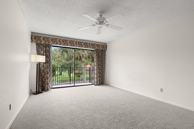 8321 S Coral Circle, North Lauderdale, FL 33068