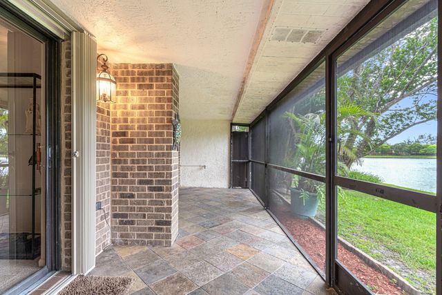8321 S Coral Circle, North Lauderdale, FL 33068