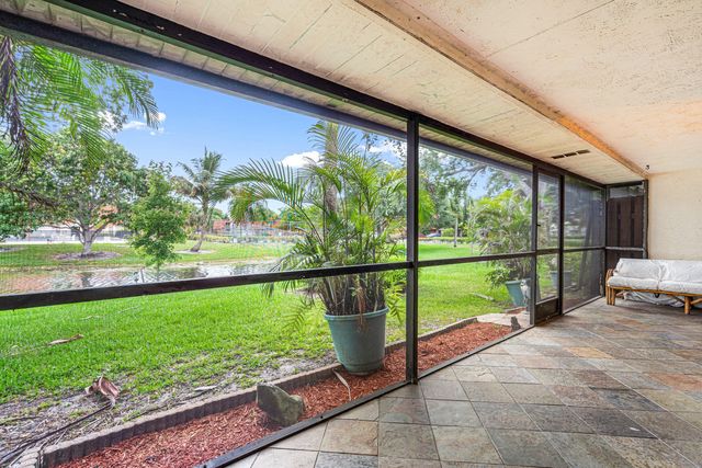8321 S Coral Circle, North Lauderdale, FL 33068