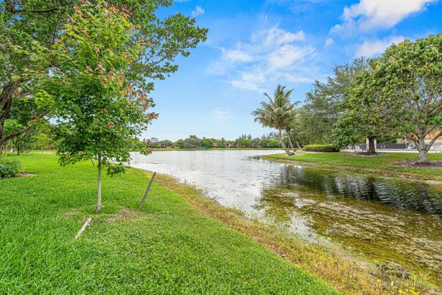 8321 S Coral Circle, North Lauderdale, FL 33068