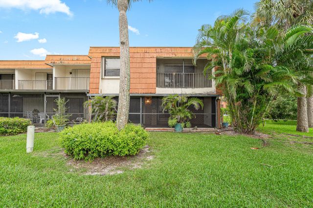 8321 S Coral Circle, North Lauderdale, FL 33068