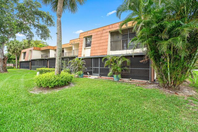 8321 S Coral Circle, North Lauderdale, FL 33068