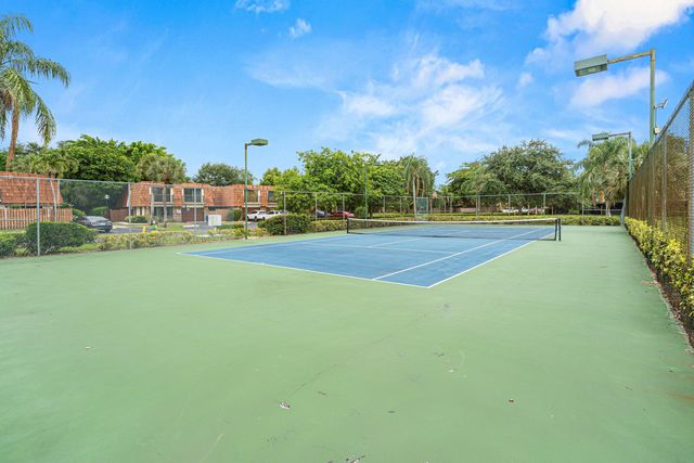 8321 S Coral Circle, North Lauderdale, FL 33068