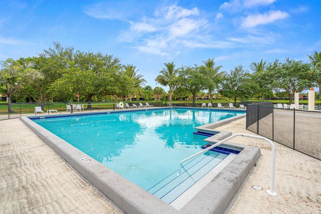 8321 S Coral Circle, North Lauderdale, FL 33068