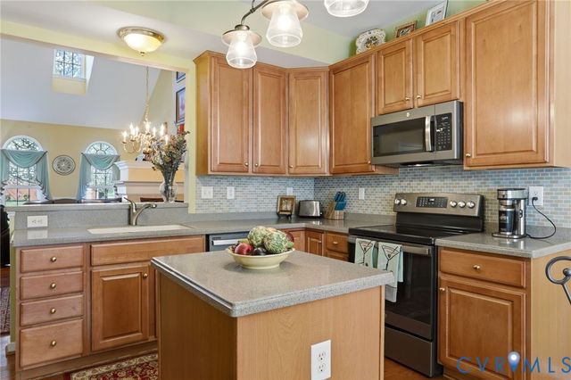 904 Southwinds Dr, Glen Allen, VA 23059