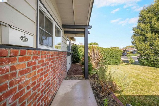 25825 Belhaven St, Hayward, CA 94545
