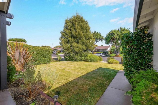 25825 Belhaven St, Hayward, CA 94545