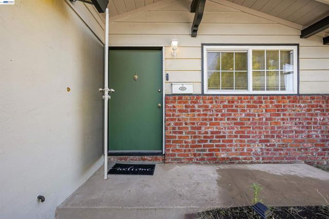 25825 Belhaven St, Hayward, CA 94545