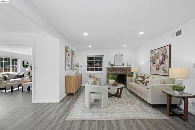 25825 Belhaven St, Hayward, CA 94545