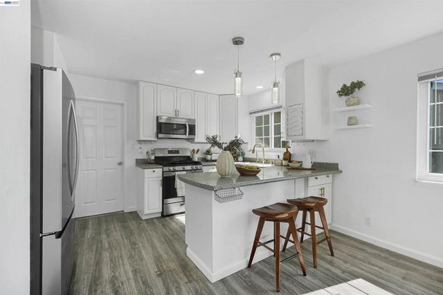 25825 Belhaven St, Hayward, CA 94545